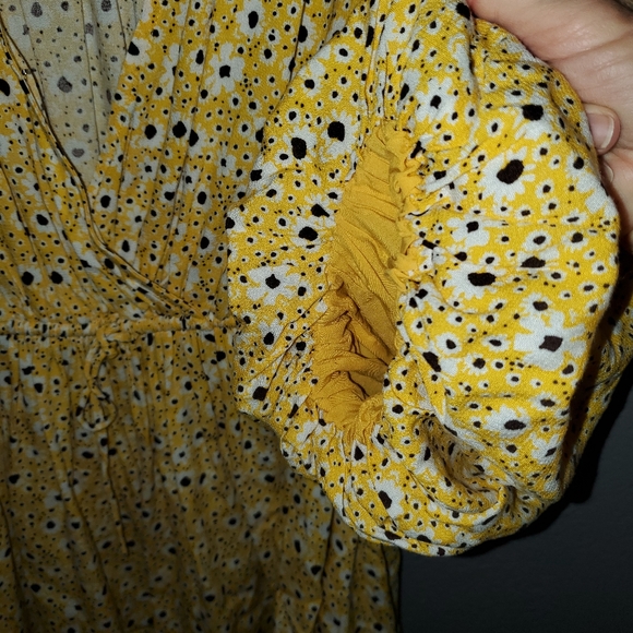Free People Top puff sleeve drawstring waist 3/4 sleeve Yellow Floral XS 😍 - Picture 9 of 9